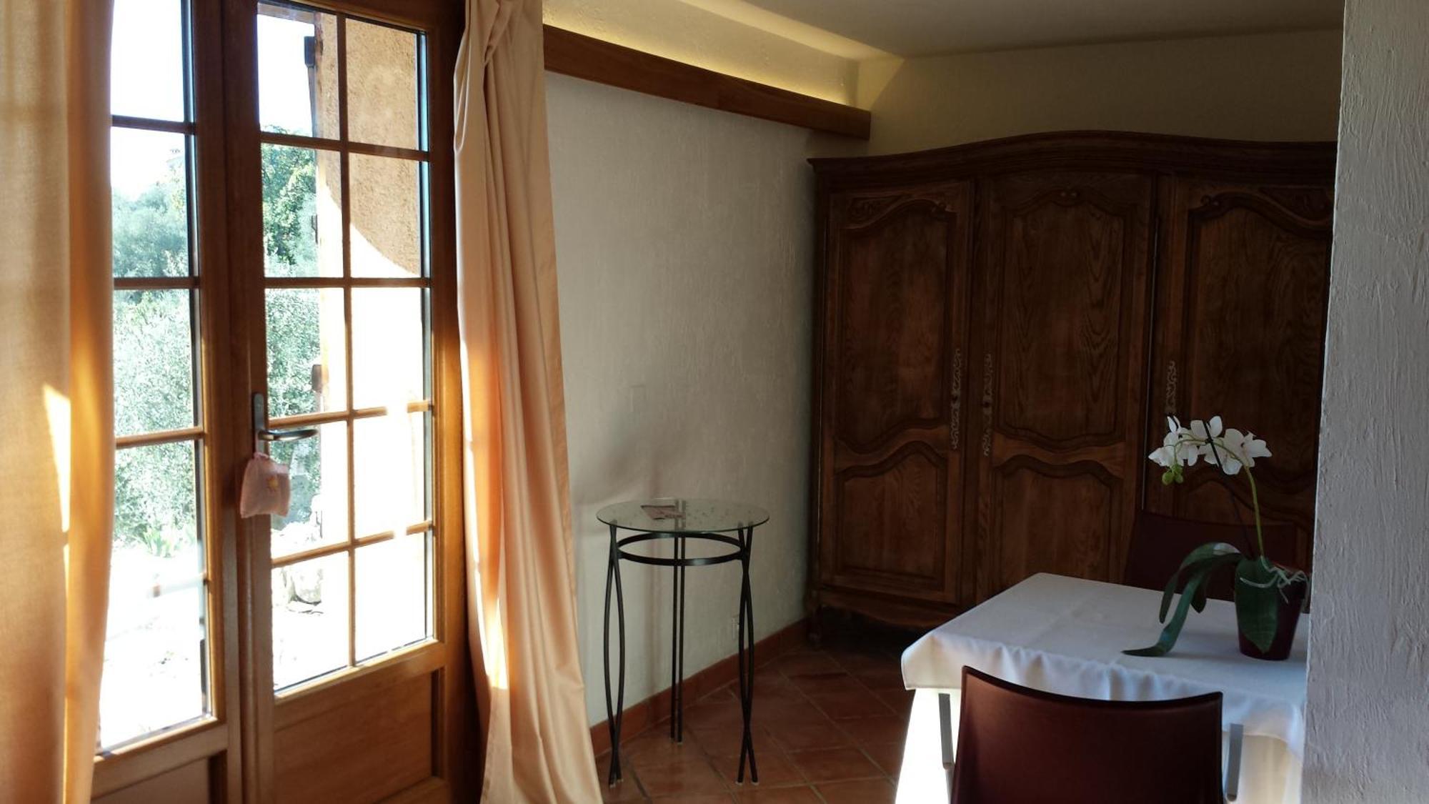 La Bergerie St Antoine Bed & Breakfast Spéracèdes Ruang foto